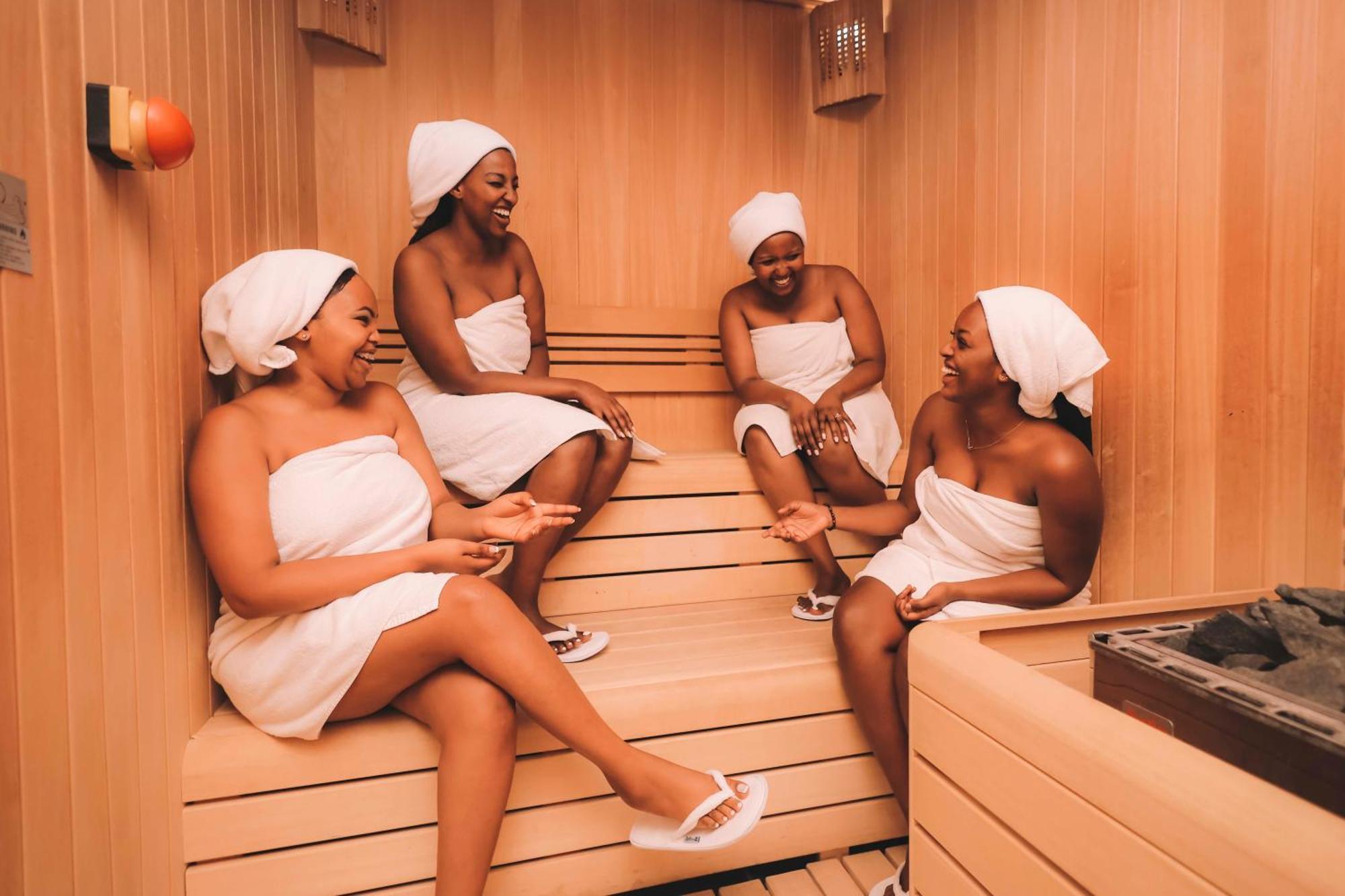Radisson Blu Hotel & Convention Centre Kigali Exteriör bild Sauna