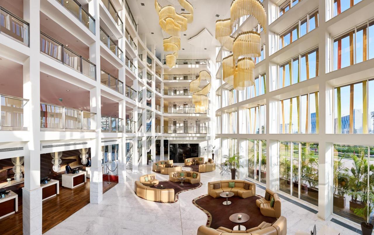 Radisson Blu Hotel & Convention Centre Kigali Exteriör bild The lobby of the hotel